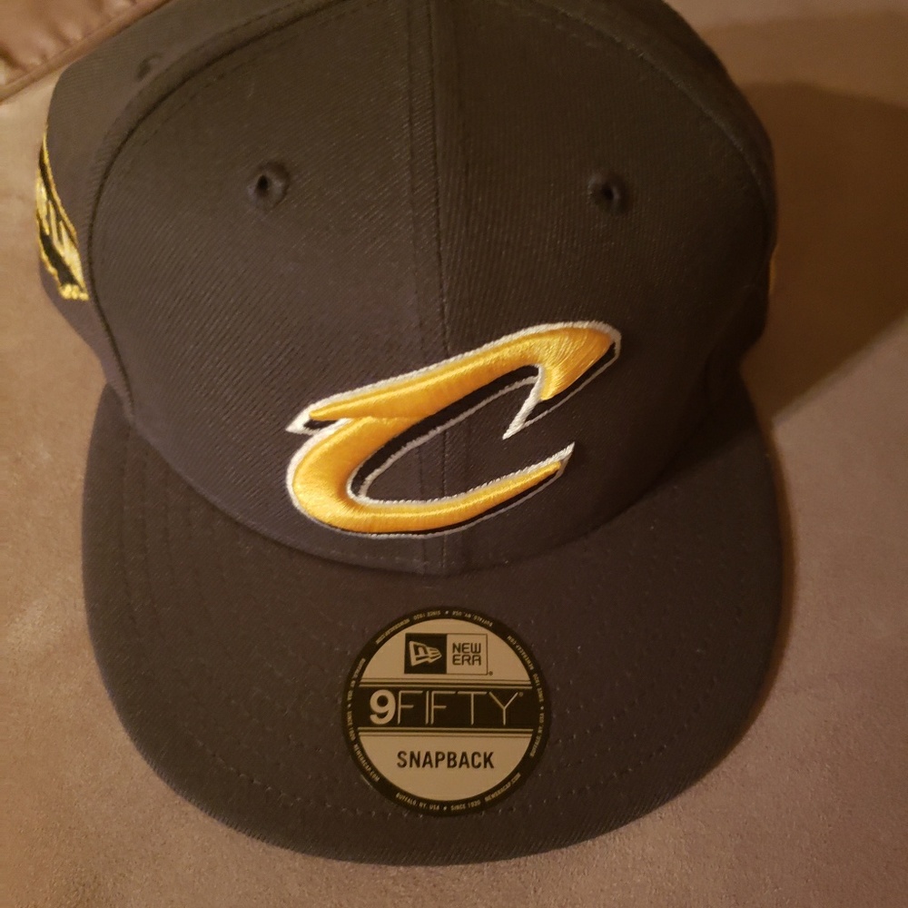 Mens Cavaliers hat snapback